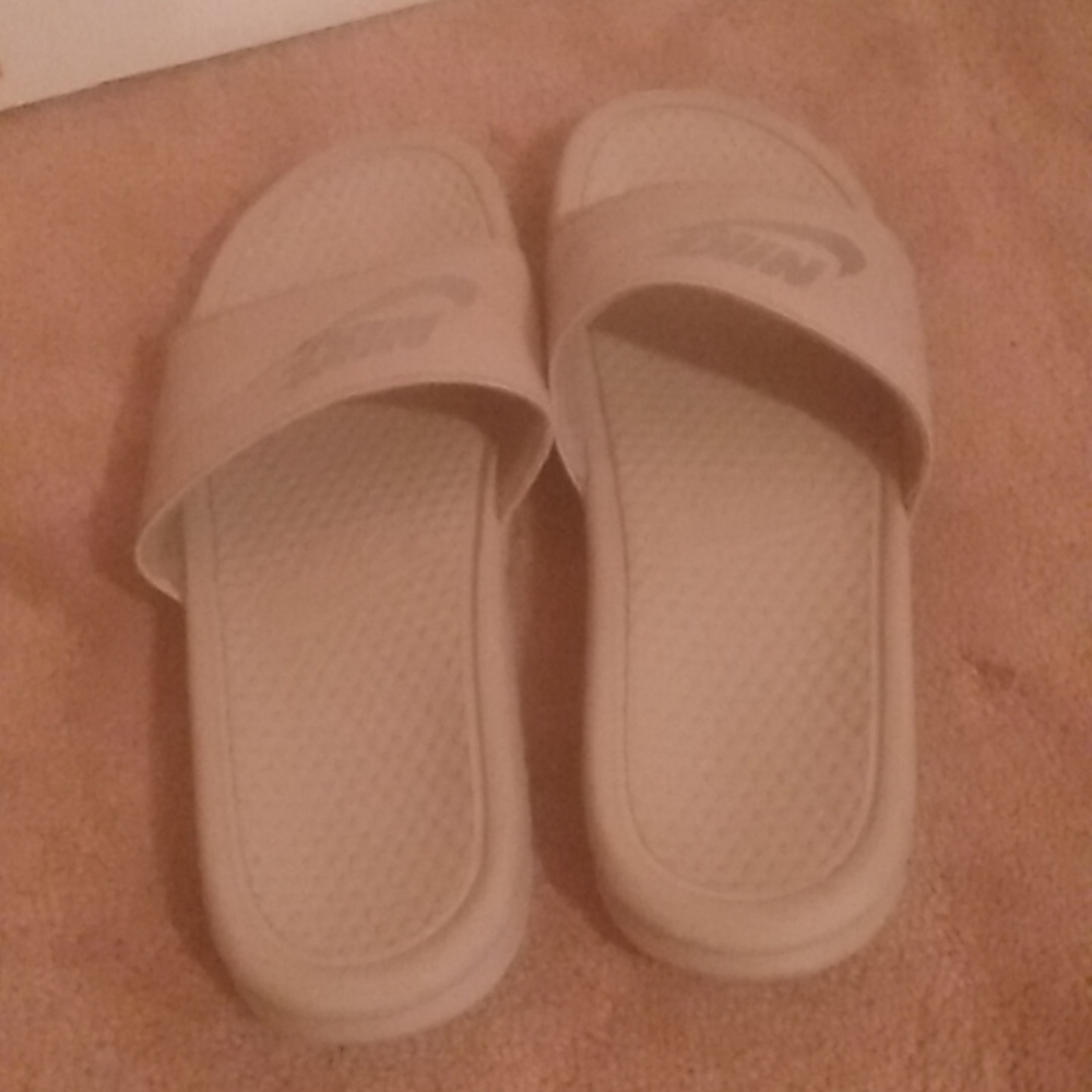 Nike slides